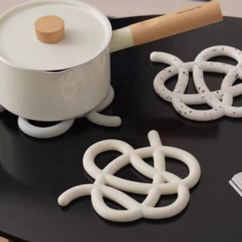 Ceramic Heat Insulating Kitchen Mat Anti Scald Dish Pot Bowl Mat Creative Decorative Design Table Use Household Sundries Product