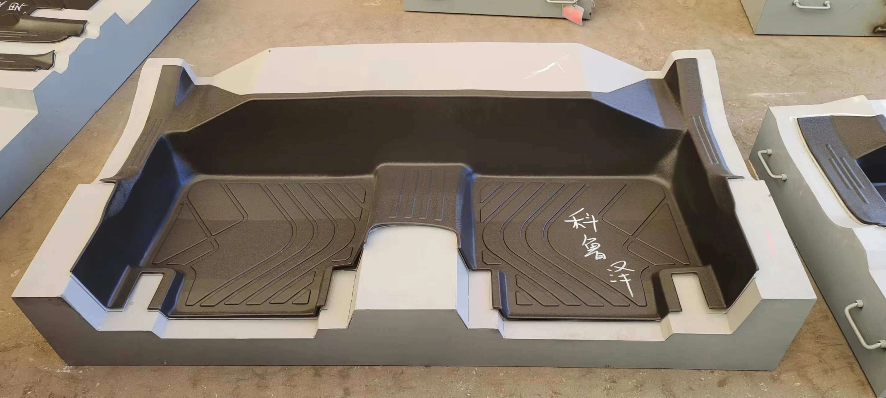 Резиновые автомобильные напольные коврики, машина для изготовления 3D автомобильных ковриков из ТПЭ