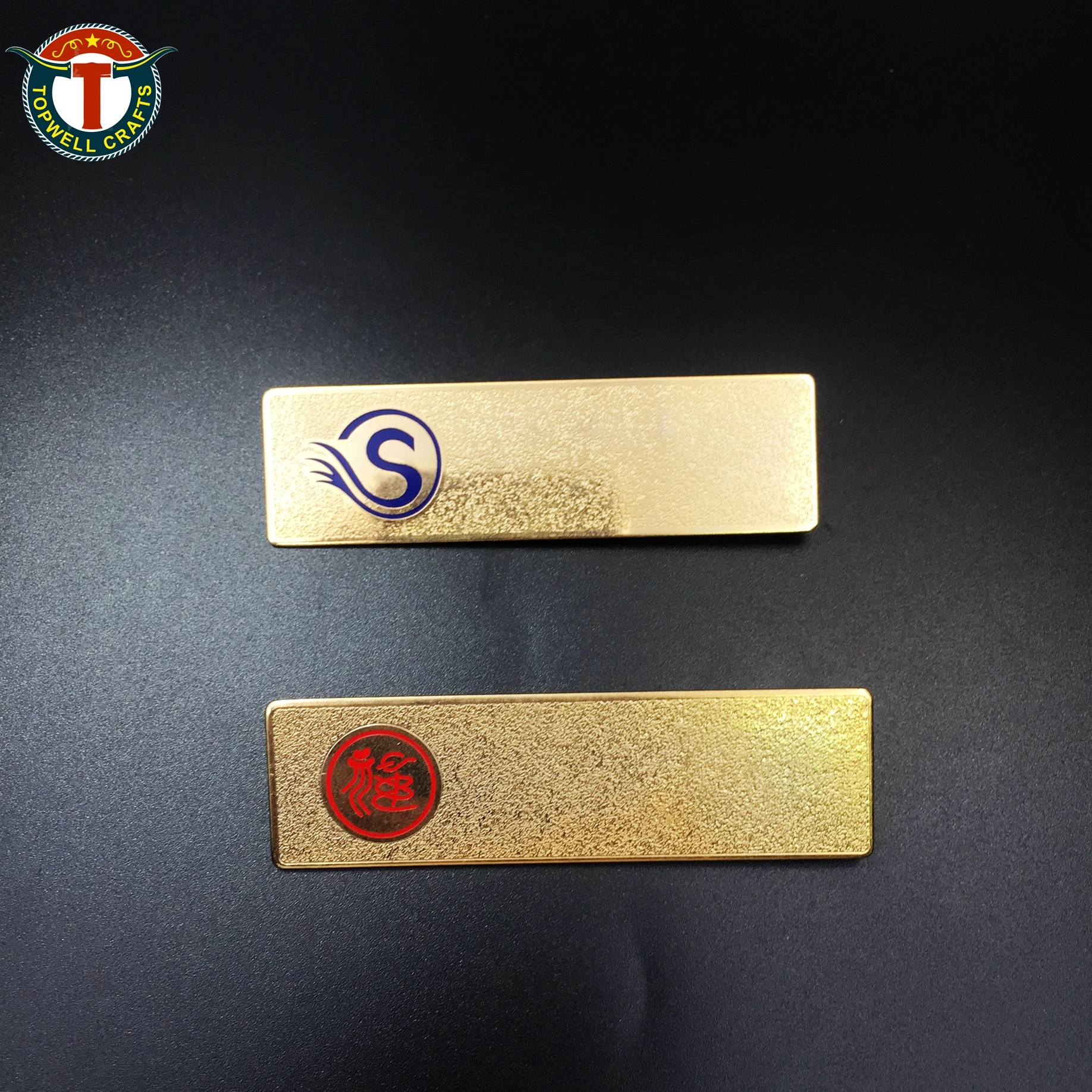 Chinese Supplier Cheap Custom Metal Aluminum Printing Epoxy Laser Engraving Name Plate Pin Badges