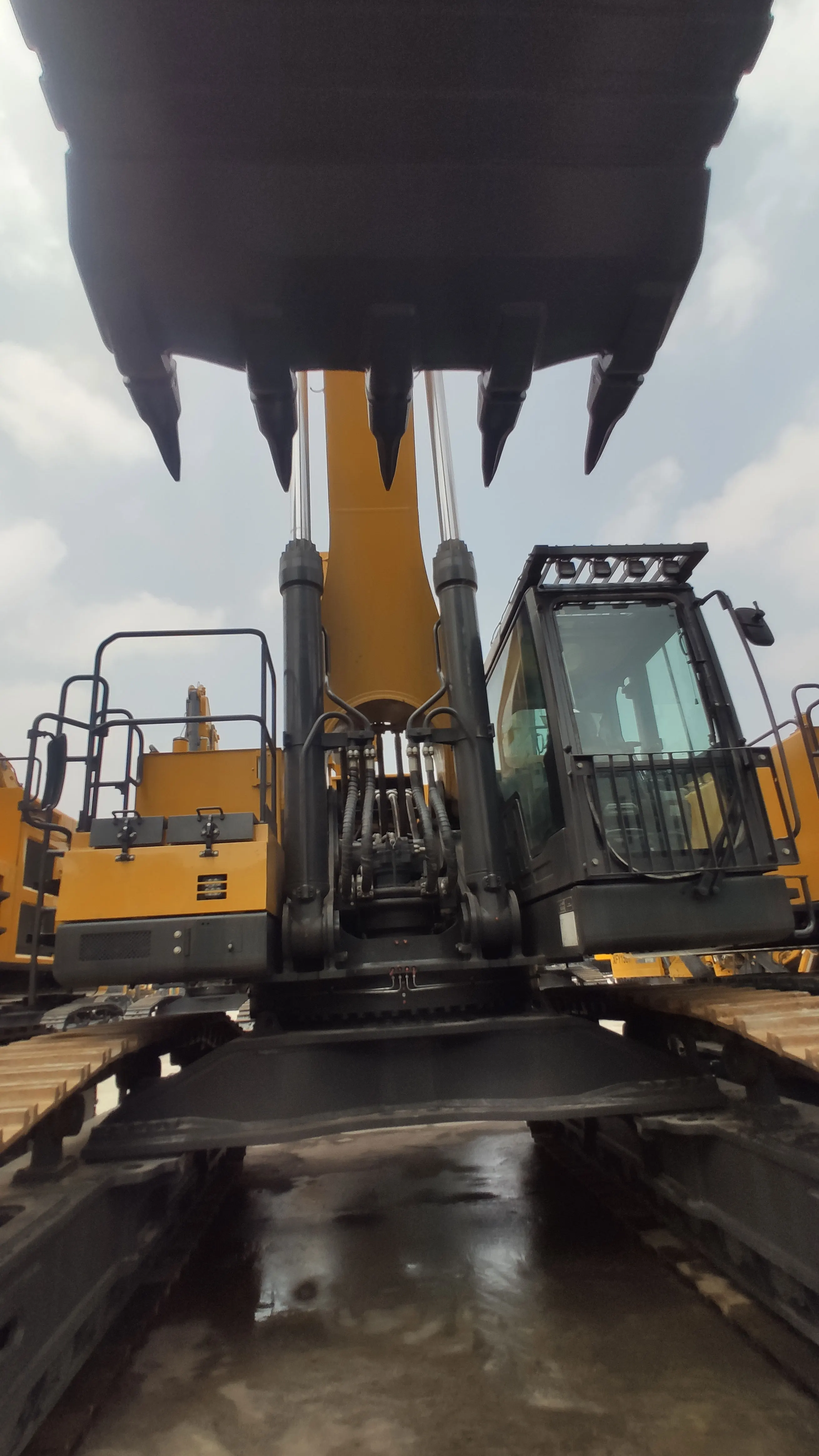 XCMG Official Second Hand Crawler Excavator Construction Machine XE950GA 90Ton Mining Hydraulic Excavator Prices