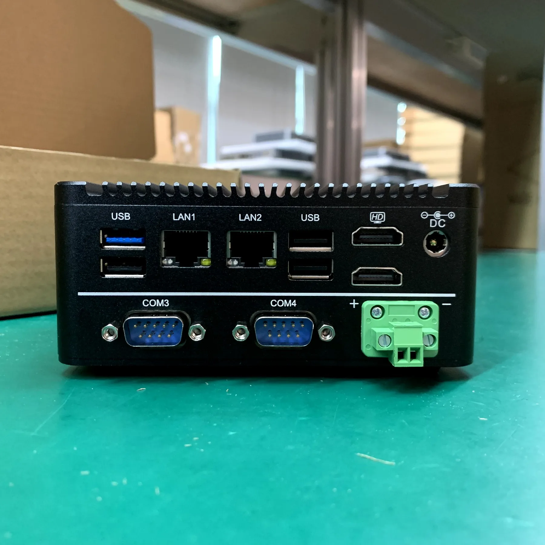 Industrial Fanless Mini PC Celeron J4125 Core Dual LAN 2*COM HD MI WIFI Windows 10 Computer minipc with Phoenix Connector Ports