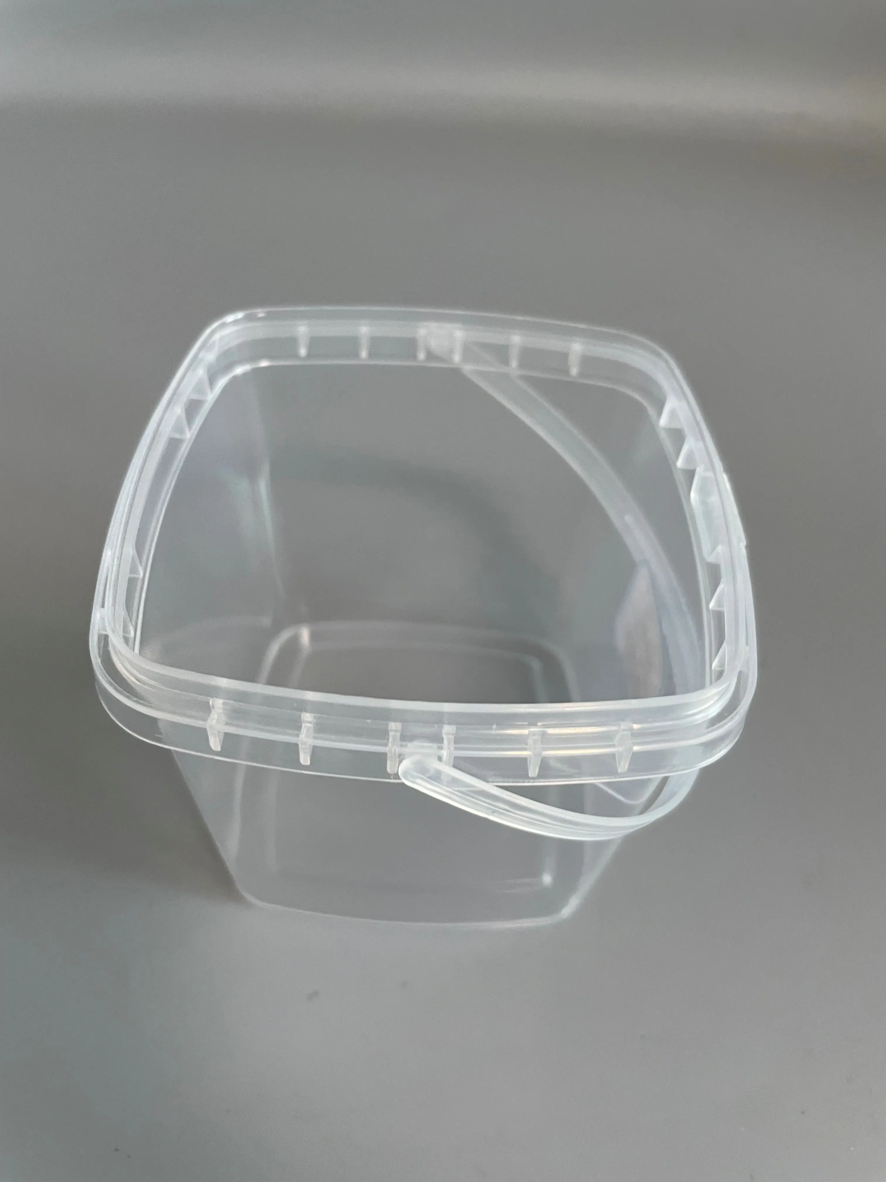 High Quality Price 300ML PP Material Drop Resistant Transparent Square Barrel