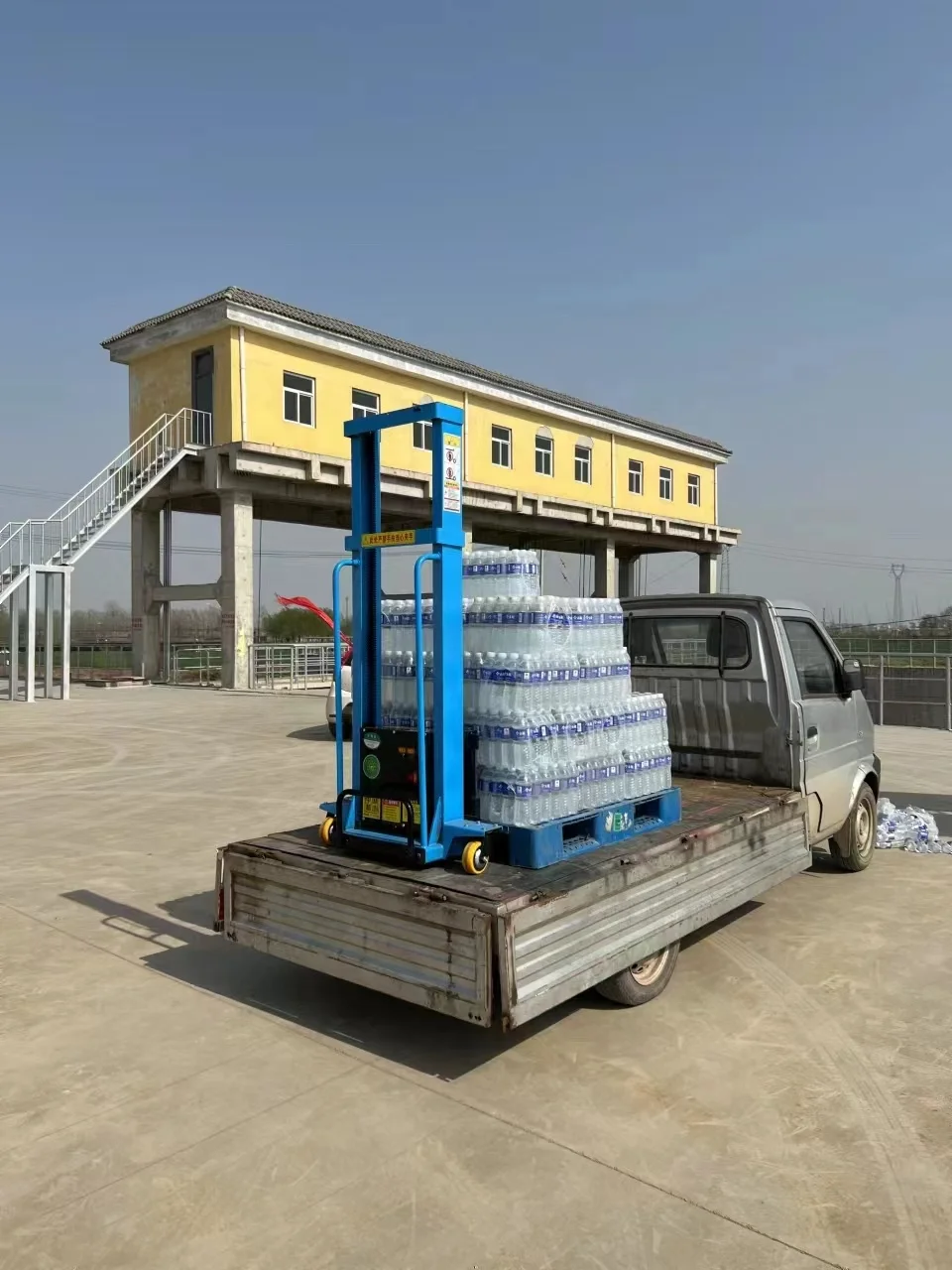 JX  500kg 700kg 1 ton Lithium Battery Semi Electric Full Electric Portable Forklift Self Loading Stacker