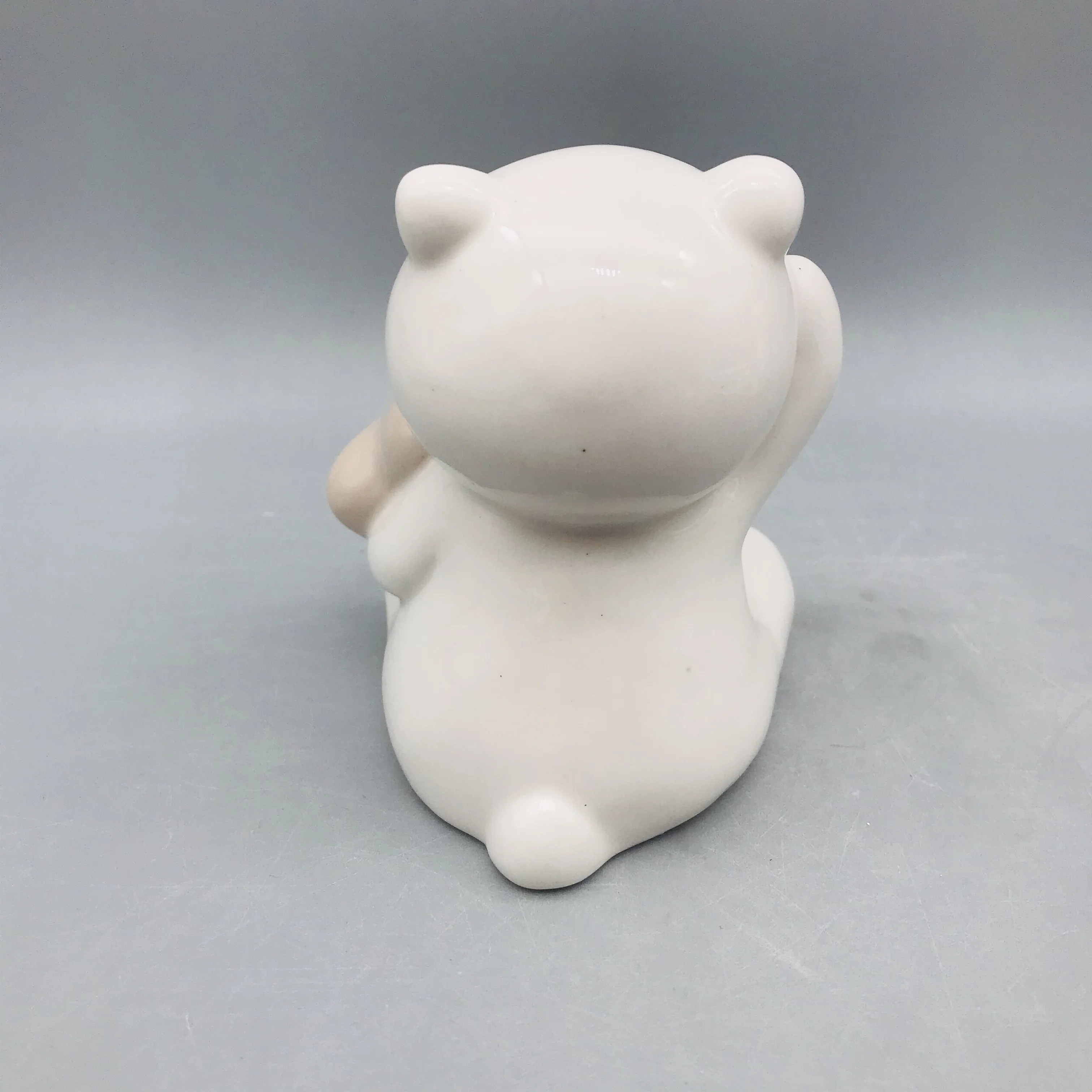 Low MOQ cute design handmade ceramic teddy bear decoration