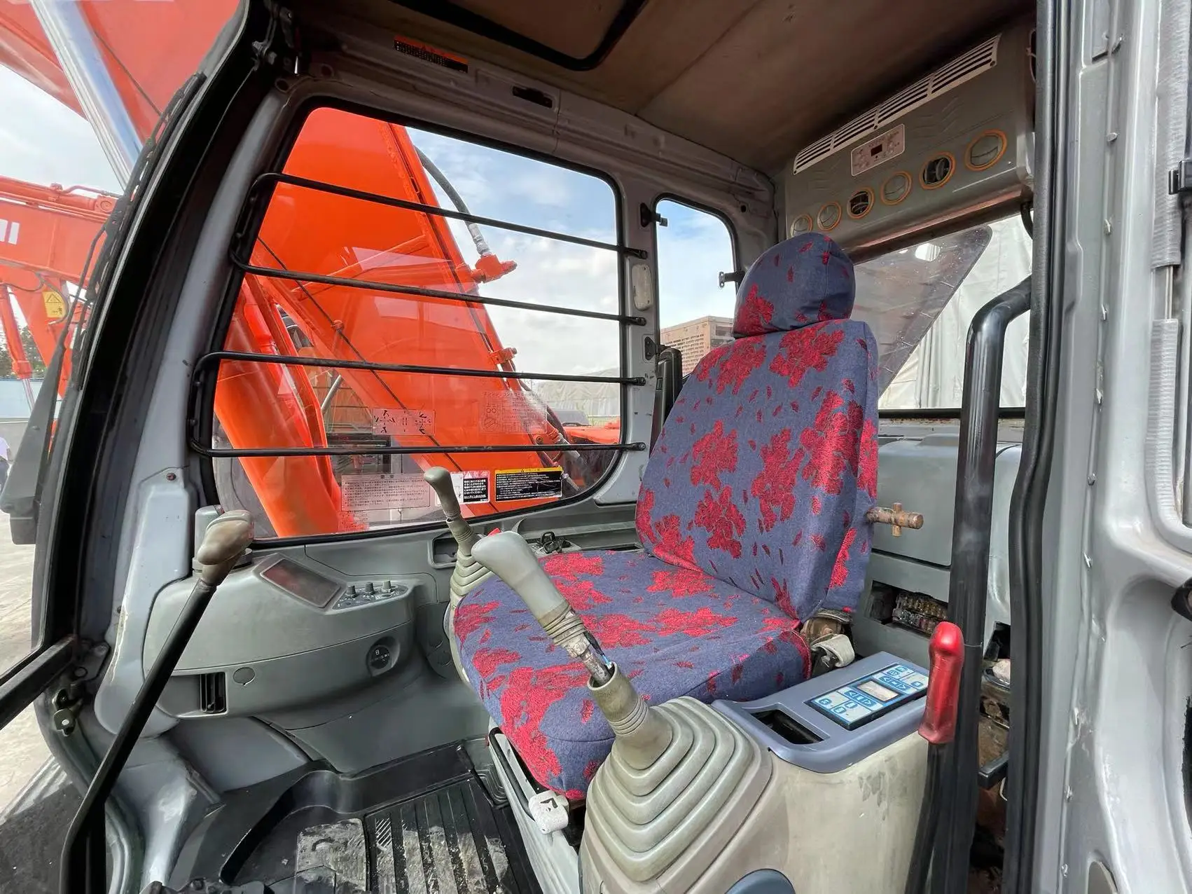 Hot sale japan  hitachi 120-5 used excavator/japan excavator