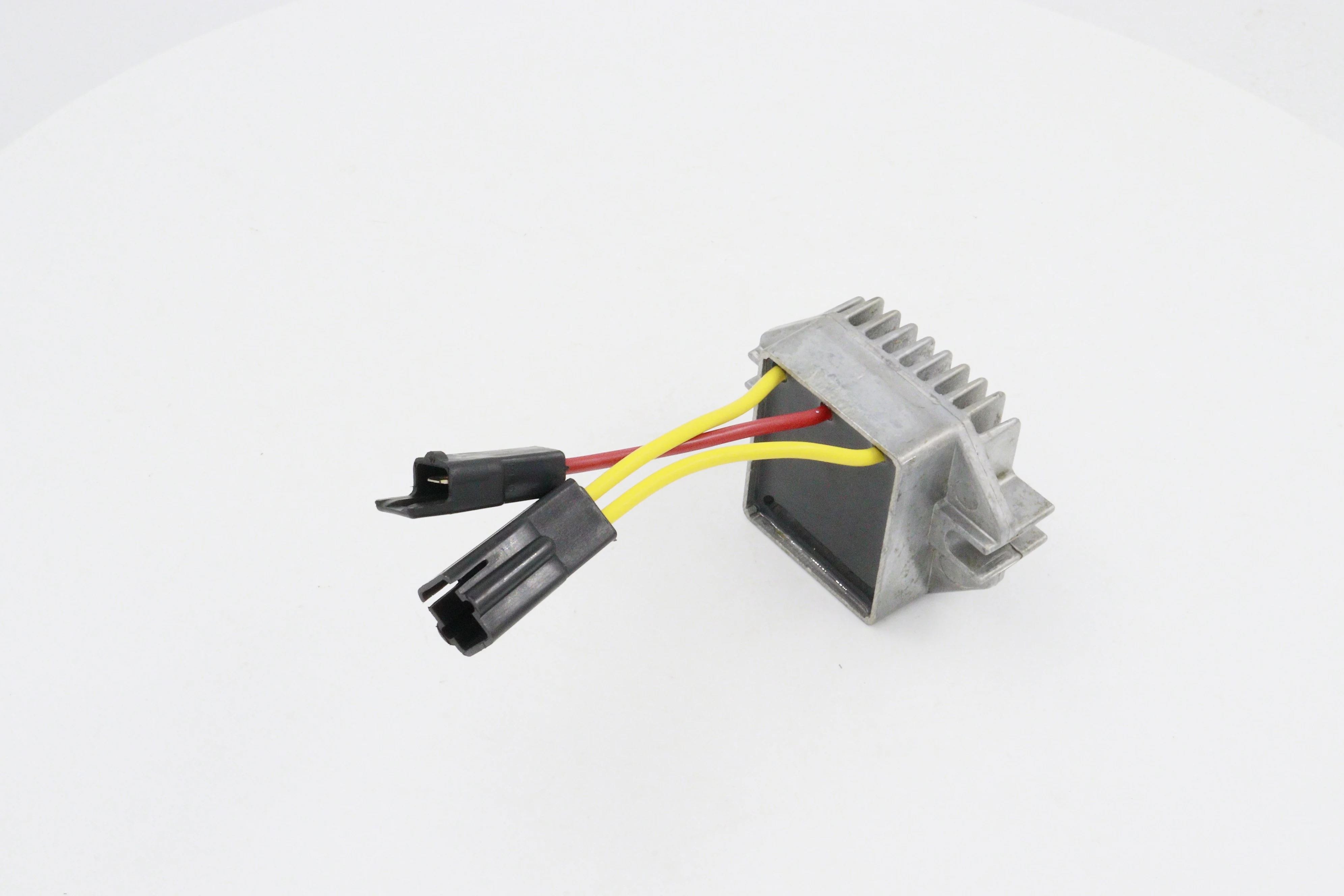 YP, Yuxin Voltage Regulator  Compatible with Most Briggs Stratton  Engines with 20 Amp Charging System  593843 Voltage Regulator