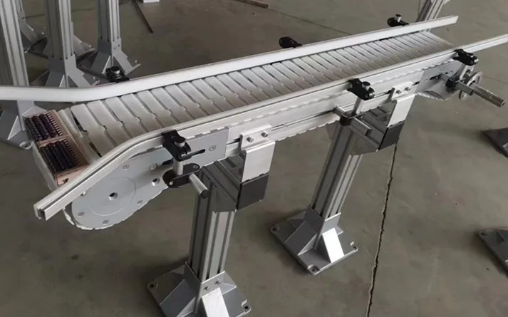 Light aluminum profile toothed chain plate conveyor line for canned transportation
