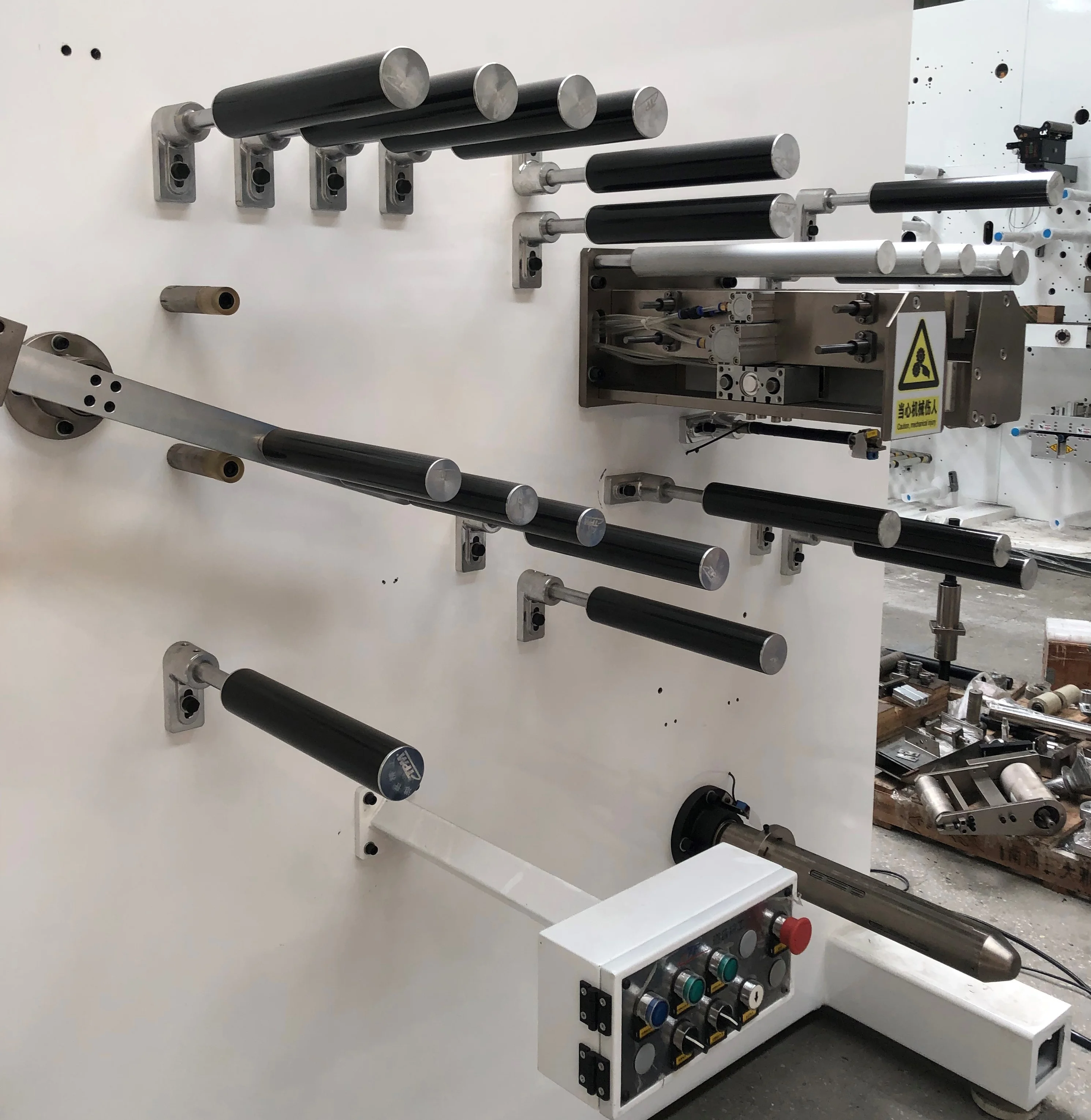 Best design for baby diaper making machine t shape with CE certification