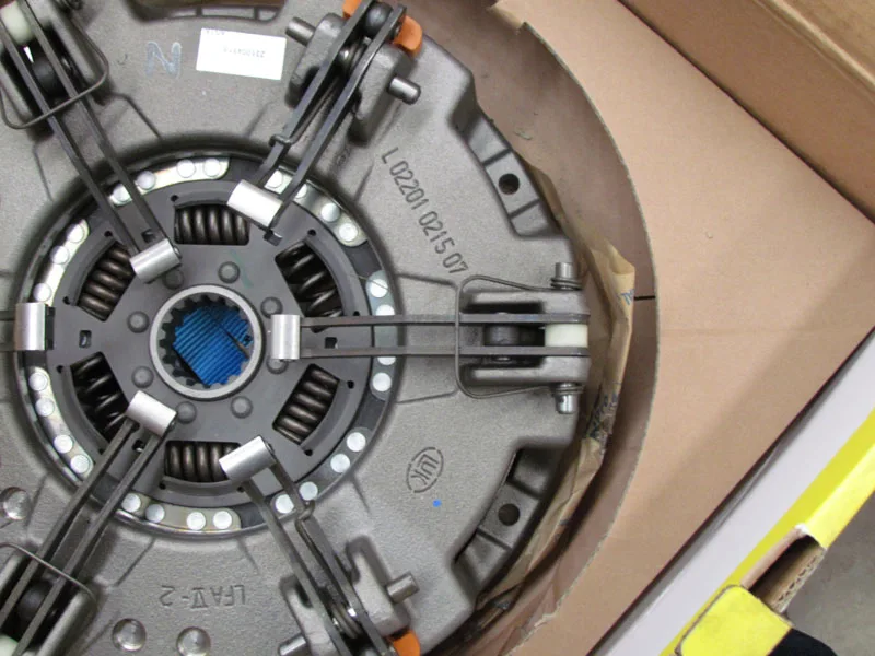 Luk clutch L02201 0215 07 12 inch for tractor use