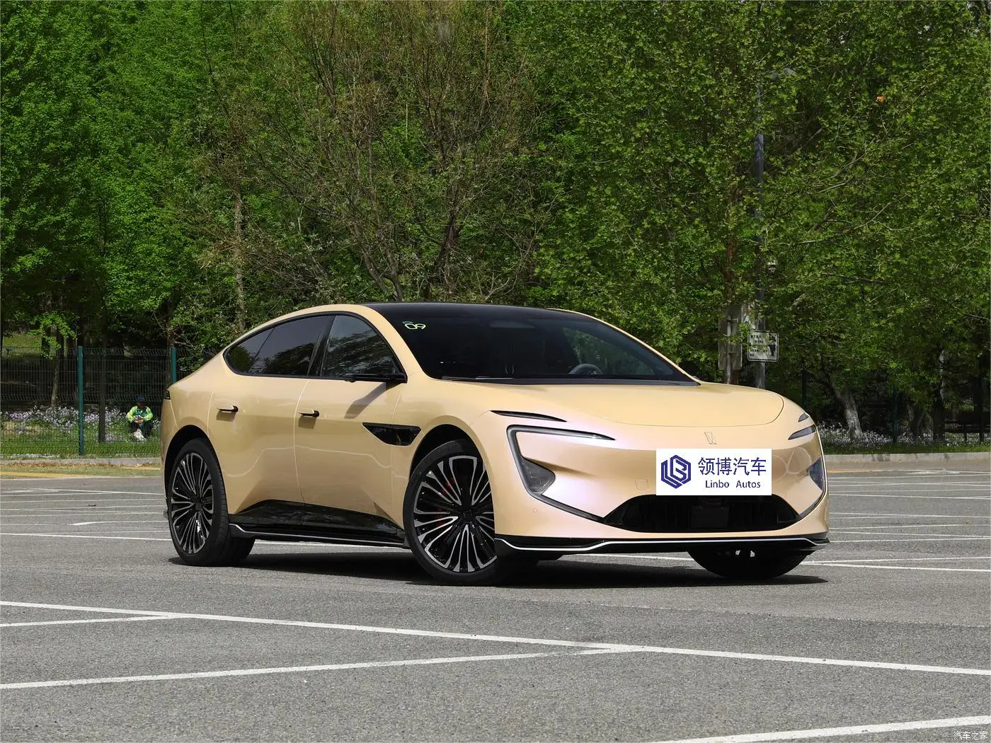 In Stock Avatr 11 New Energy Electric Vehicle Suv 2024 Long Battery Life Dual High Speed Ev Changan Car Avatr 11 Price