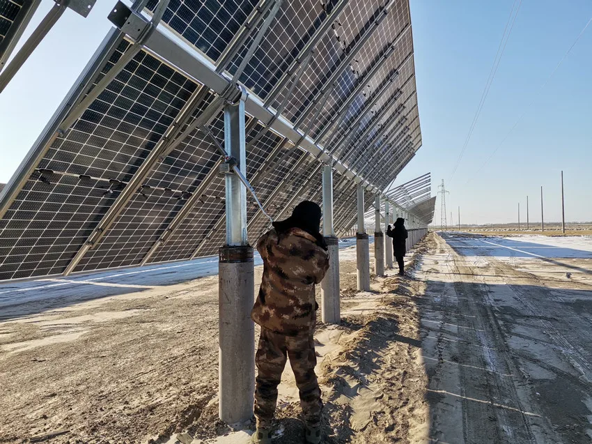 Adjustable fixed solar bracket for power generation