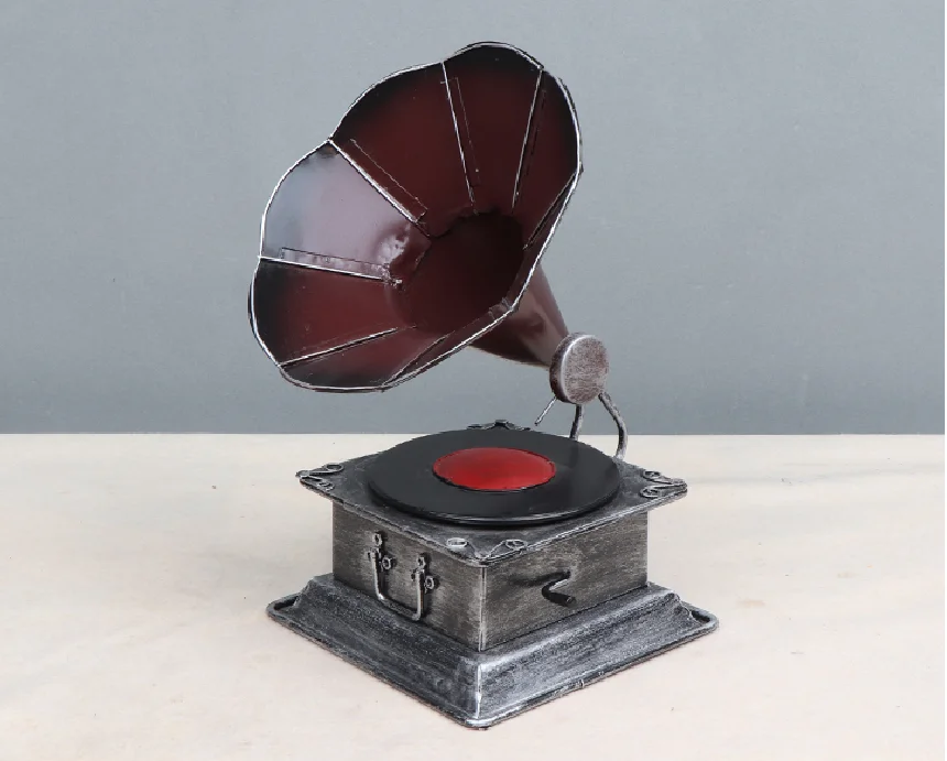 Hot Selling Home Retro Decoration Metal Crafts Creative Photography Props Disc Record Player Vintage Gramophone Model
