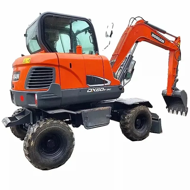 Used DOOSAN DX60 wheel excavator at low price/Doosan 60 wheel excavator for sale DH150 DH140