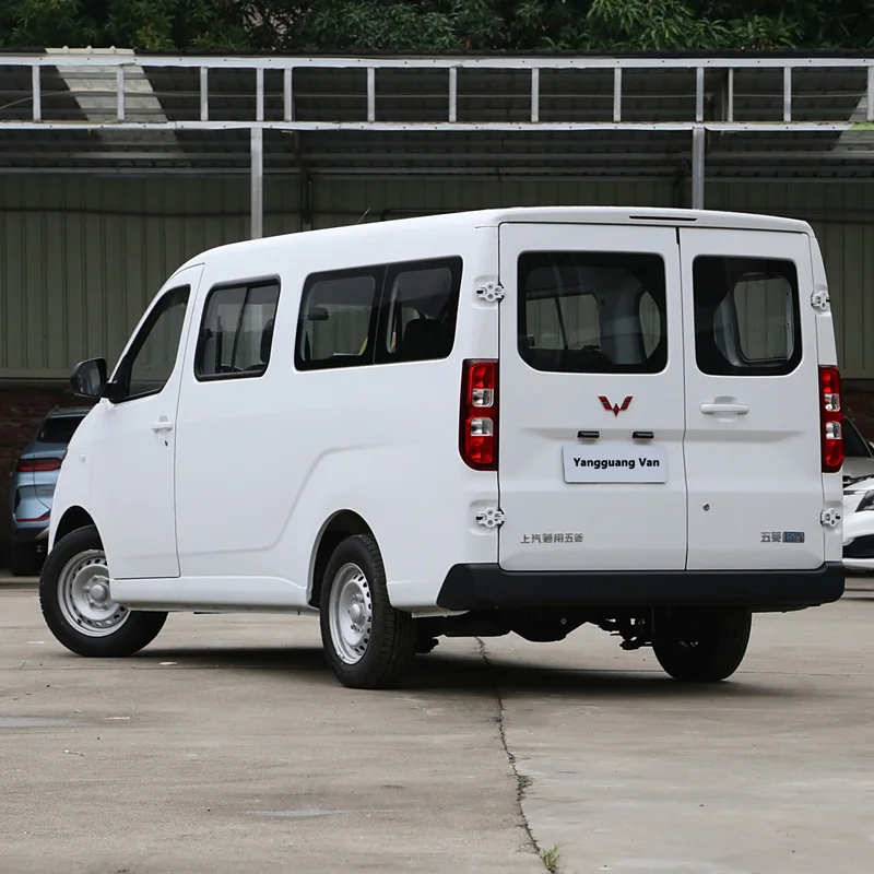 Selling Wuling Yangguang EV van cargo Comfort version 6 seats 300km range Passenger electric car van mini bus from china