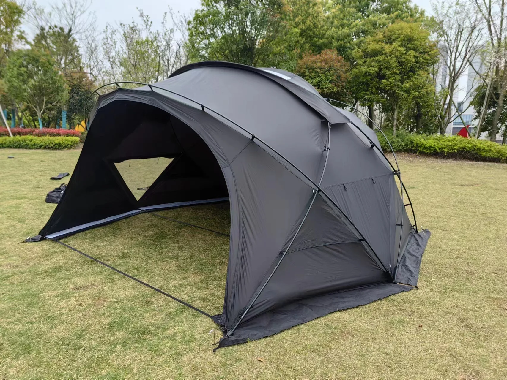 5 person lightweight mountaineer dark room 40D nylon outdoor camping black dome tent
