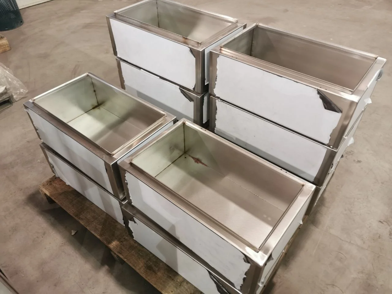 Low MOQ Stainless Steel 304  large sheet metal case cnc services metal cabinet shell fabrication