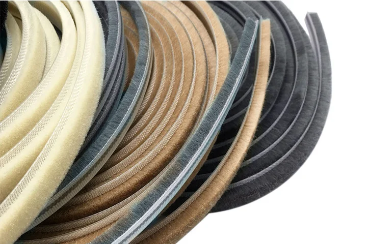 Weatherproof strip for doors and windows, wool top velvet sealing strip