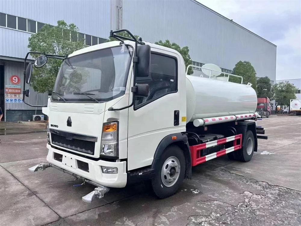 SINOTRUK Howo 4*2 небольшой 5000 литровый Спринклерный Грузовик 5 кубических метров грузовик с водяным баком Прямая продажа завода