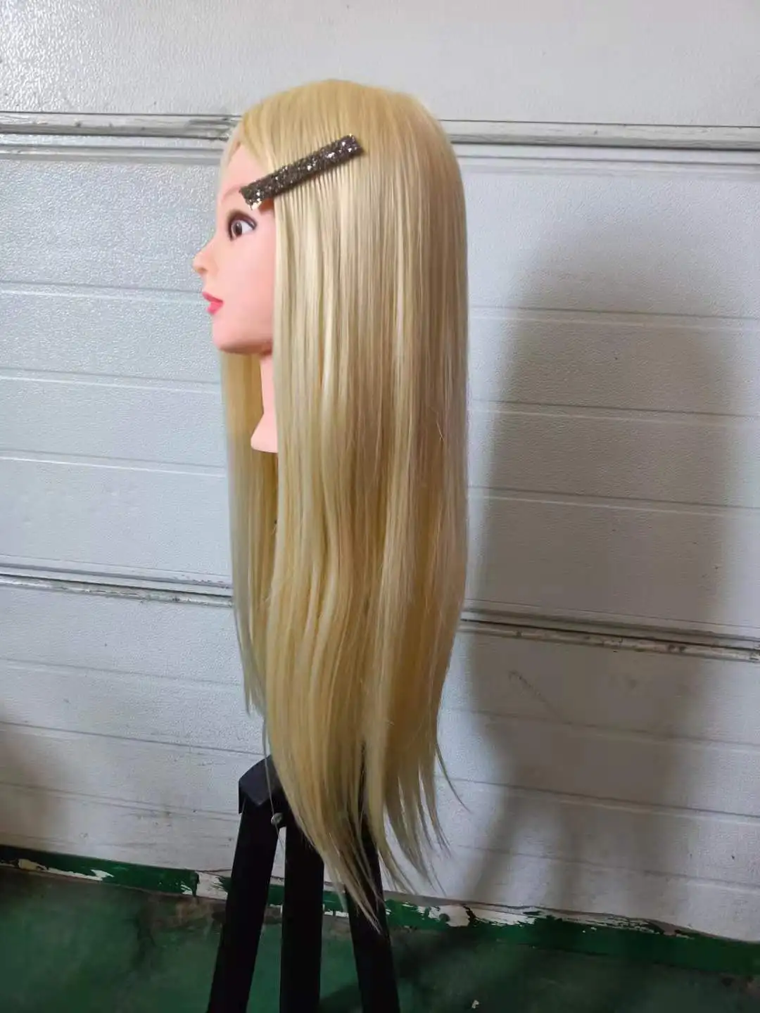 Лидер продаж, Модный высококачественный недорогой манекен из химического волокна, тренировочная оплетка для стрижки волос, для использования в салоне, манекен, головка