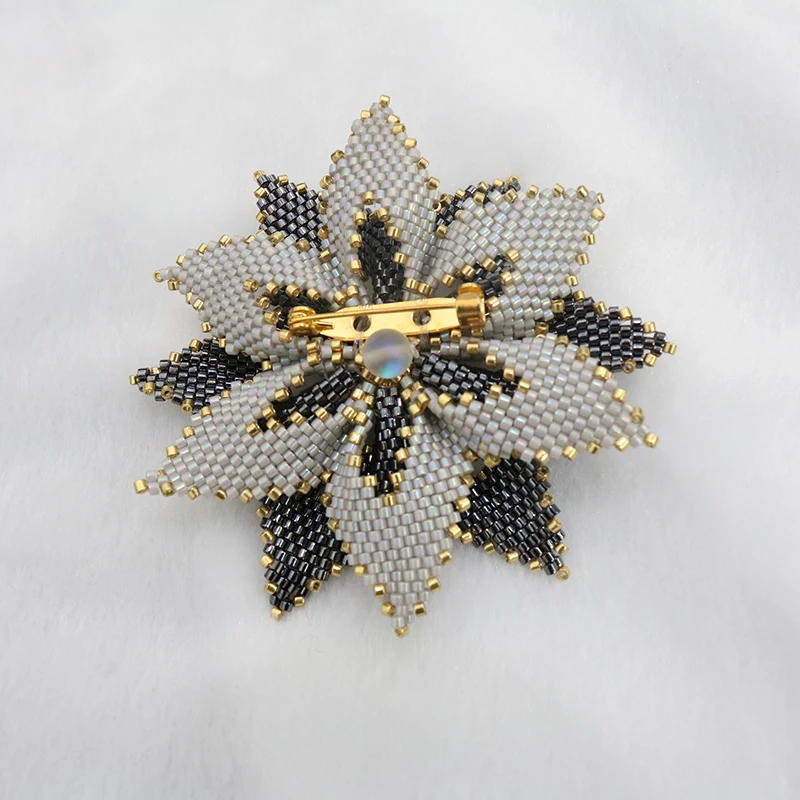 Graceful Lapel Pin Flower For Business Or Party Jewelry For Sweetheart Color Clip Badge Brooch