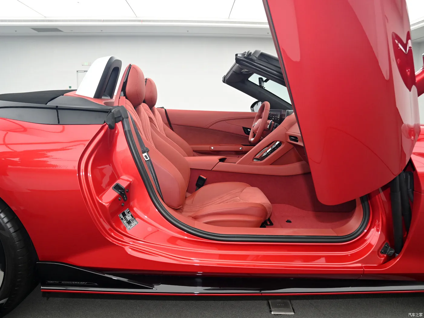 2024 of SAIC MG Cyberster Convertible electric car EV 400kW/725Nm R20 four wheel LHD used car for sale