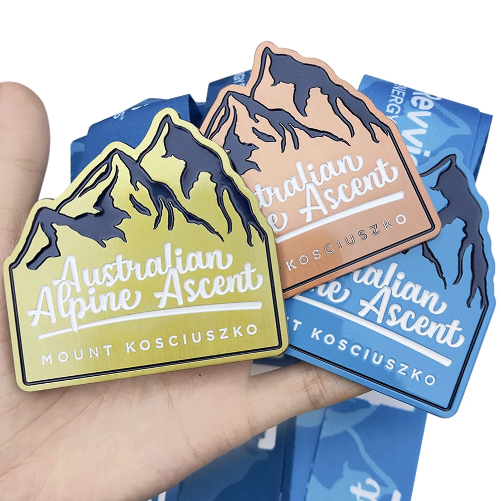 Taskwingifts Wholesale custom metal zinc alloy 3d plating shiny gold dragon award medal with ribbon