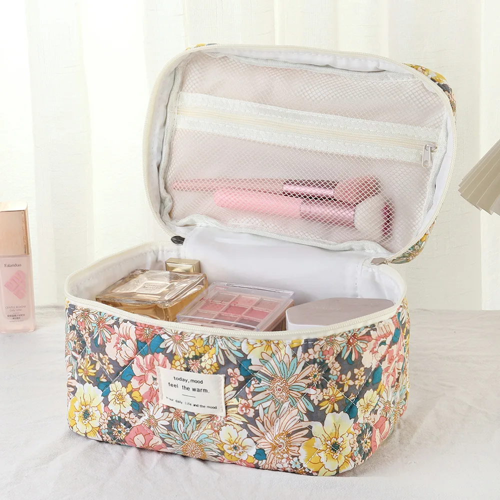 Hot Sell 3PCS Set Padded Quilted Makeup Bag Women Portable Large Capacity Puffer Cosmetic Bag Brush Storage Cosmetic Bag