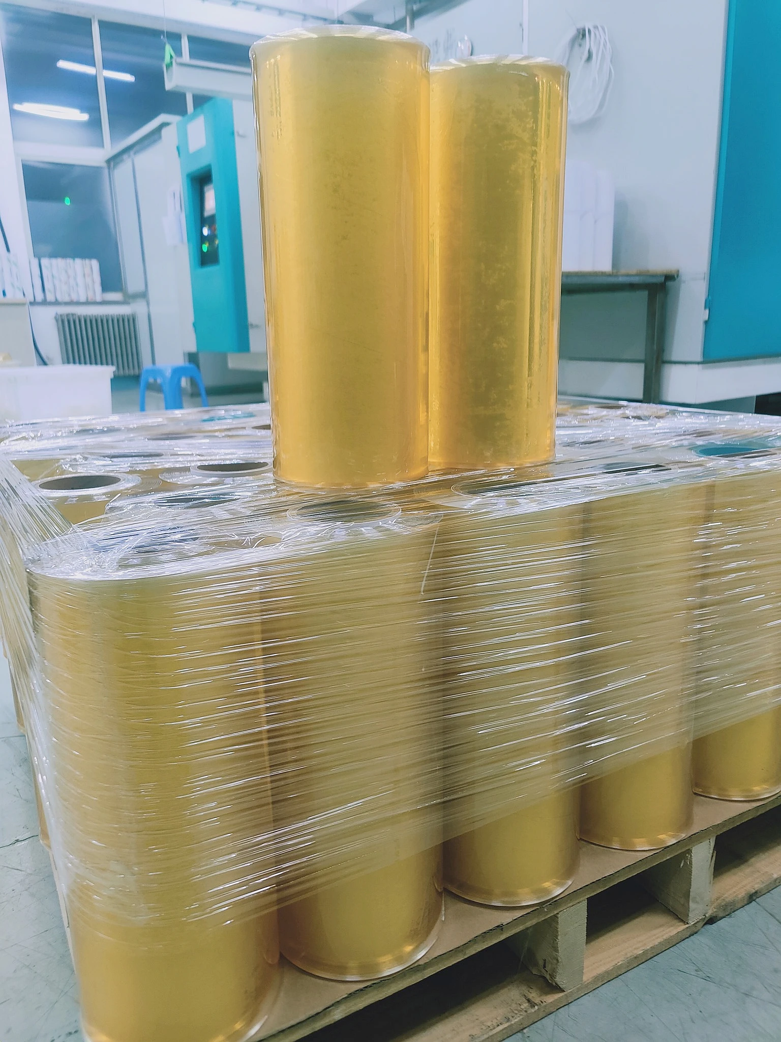 Plastic Food Packaging PVC Film Roll Manufacturer in China 10 micron Food Film Customize Fresh-keeping Plastic Stretch Film