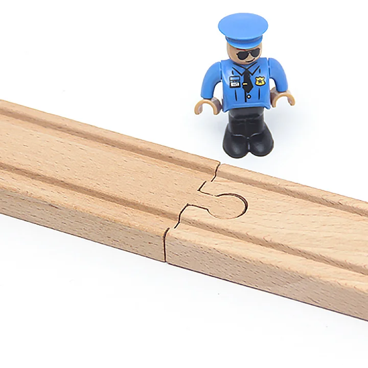 Деревянная модель поезда