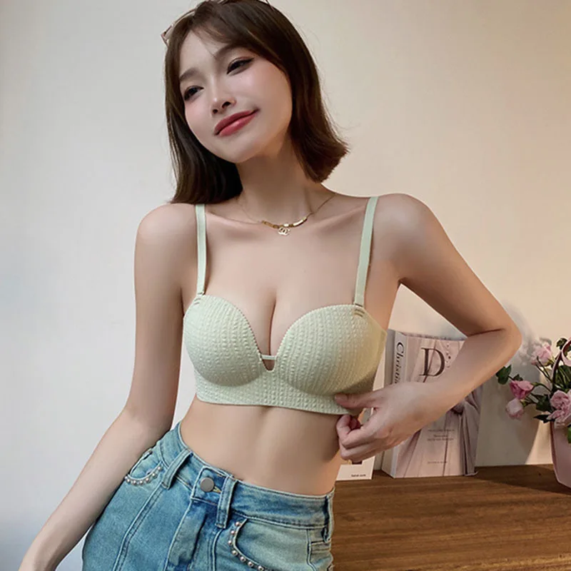 One piece seamless underwear small chest gathered show size no steel ring support shaped anti slip anti sagging bra