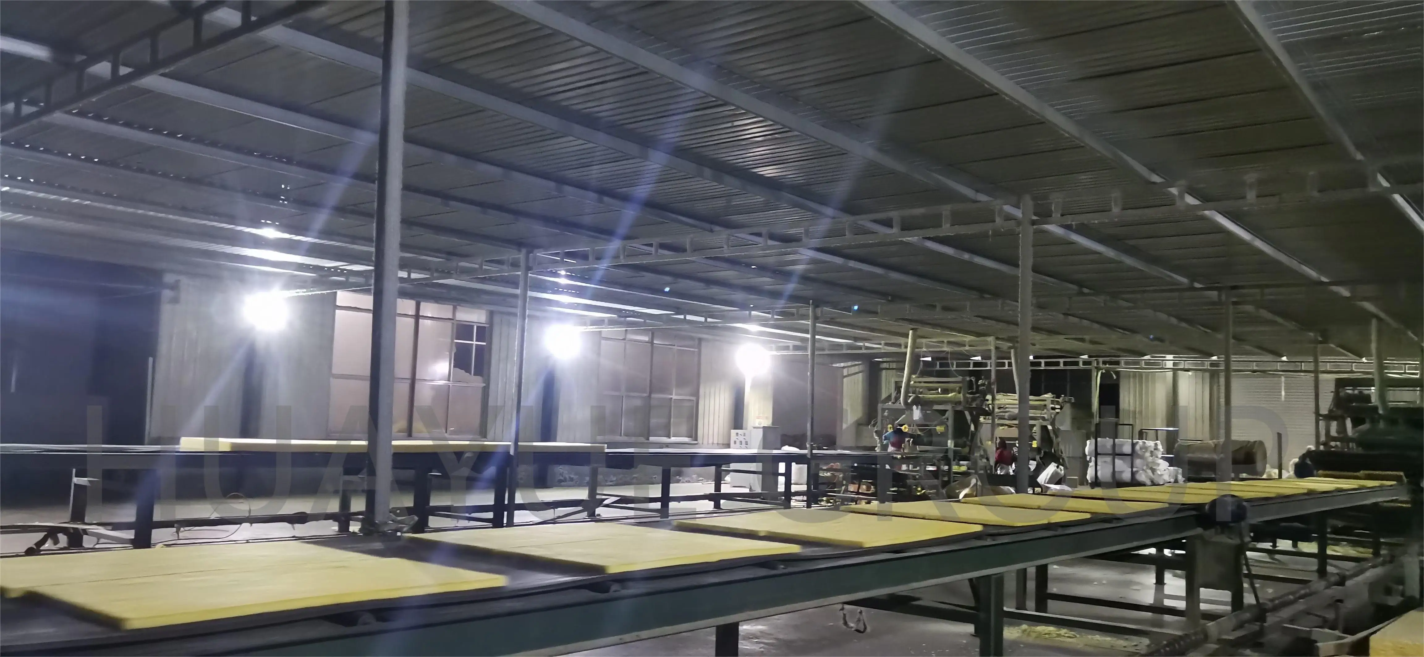 High Density Acoustic Easy Installation Perfect China Price Material Glass Wool Board For Partition Walls Heat Insulation