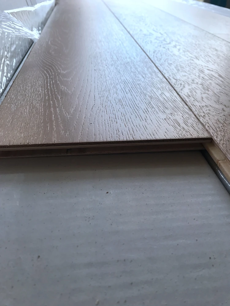 
3-layer Engineered AB Grade Wide Plank Oak Wood Flooring 