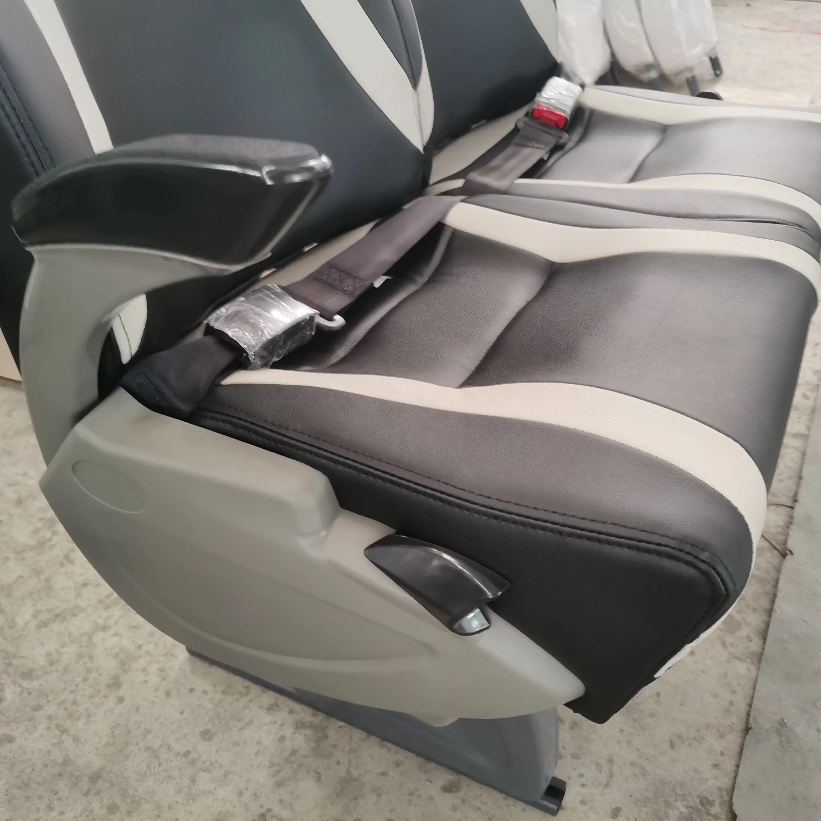 Tourist Bus Comfortable Automatic Return Reclining Passenger Coach Luxury Bus Seat