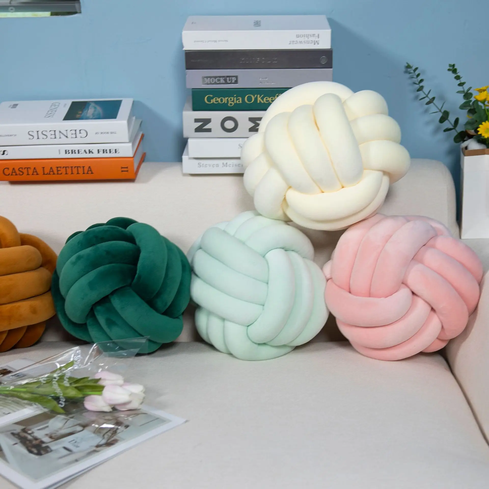 Soft Home Decorative Pillows Handmade Knot ball pillow