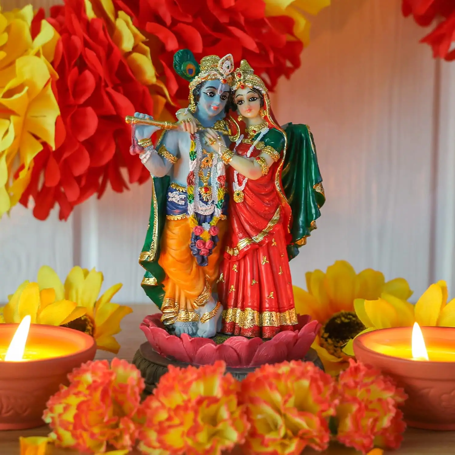 Modern Premium Marble Look Radha Krishna Statue Intricate Paintwork Delicate Carving Resin Metal Home Decor Wedding Celebration