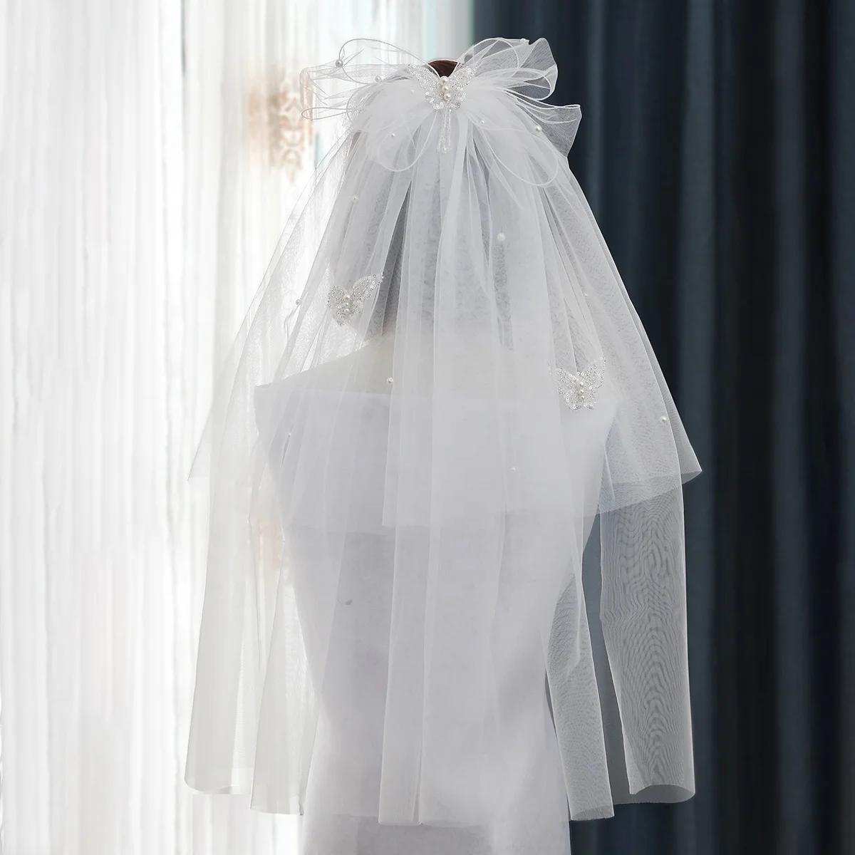 2022  Hot Style Wedding Veils Bridal Veil Wedding Accessories Romantic Pears Butterfly  Women Soft White Party Edge Layer