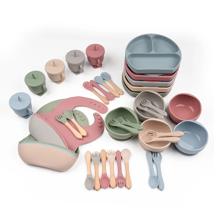 Wholesale BPA Free Silicone Baby Placemat Silicone Bib Plate Bowl Sipper Snack Silicone Baby Tableware Feeding Set