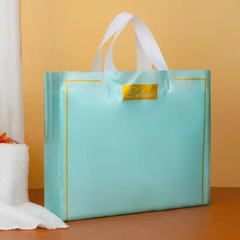 China Supplier Wholesale Durable Waterproof Shopping Gift Clothing Packaging Plastic Bags