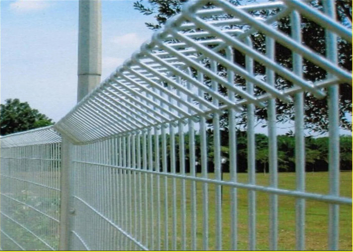 Building Material Balcony Fence BRC Welded Wire Mesh Fence for Garden Screen