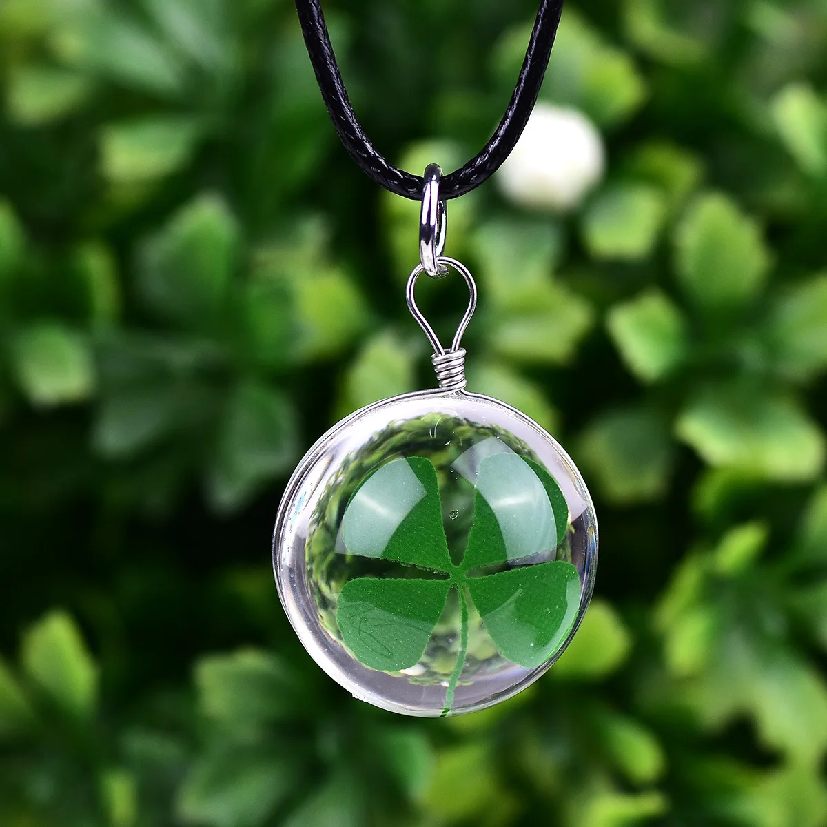 Green Leaf Pendant Chain Glass Ball Necklace Clover Pressed Real Flower Specimen Jewelry Four Leaf Clover Nature Plant 20mm XP