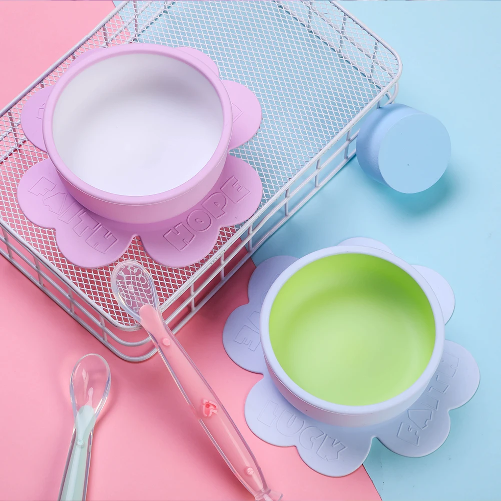 Wholesale Four-Leaf Clover Two-Color Silicone Bowl One-Piece Drop-Proof Mother And Baby Supplies Baby Food Supplement Bowl