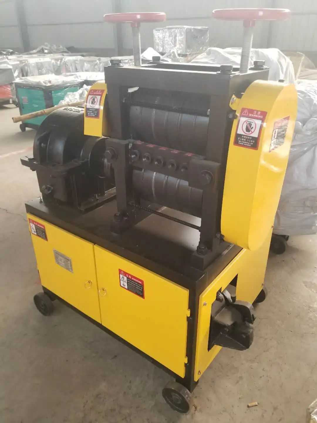 Автоматическая машина для выпрямления металлических стержней используемая