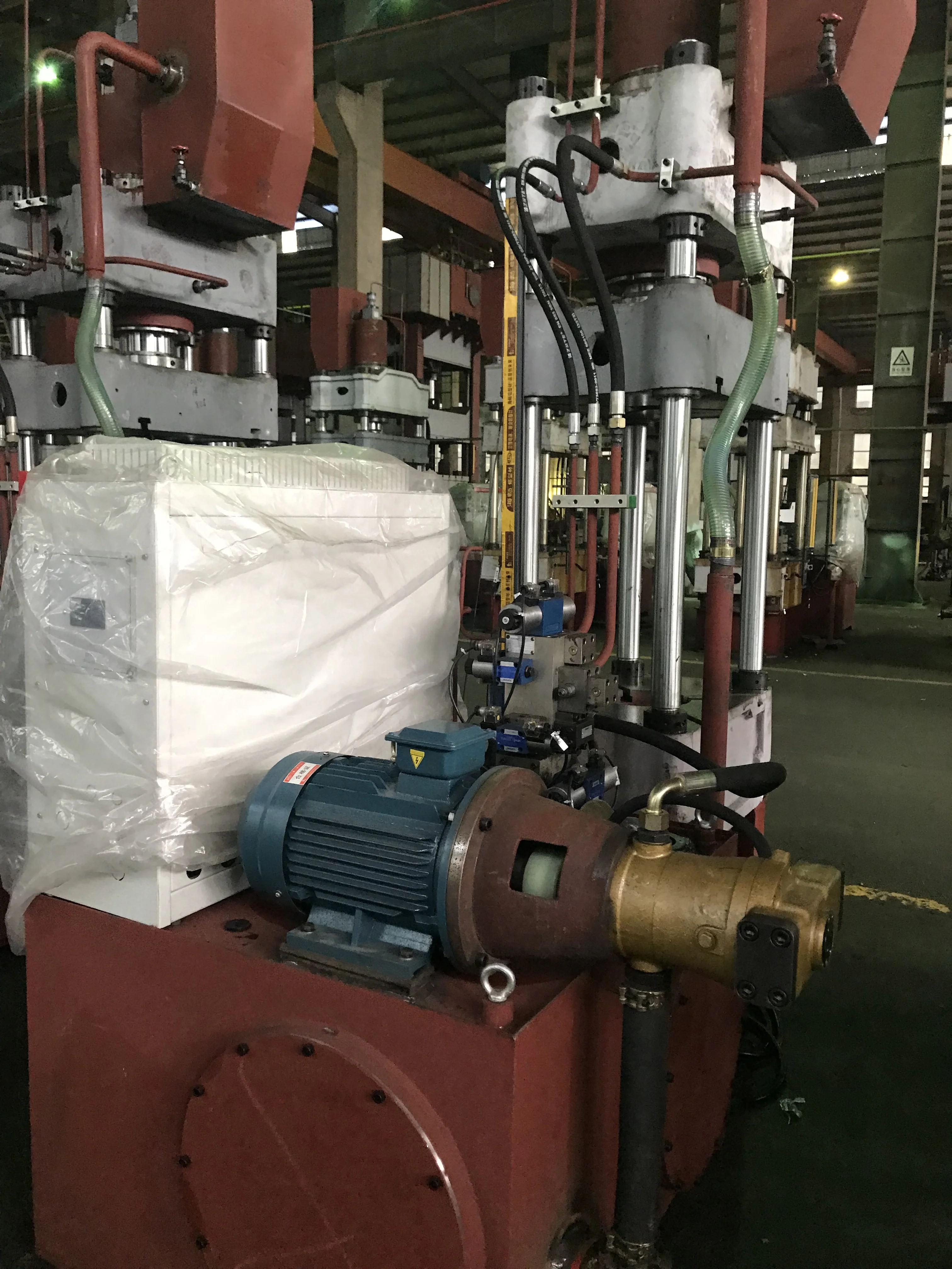 
YQ13-1000 series Forging Hydraulic Press,Processing machinery. 