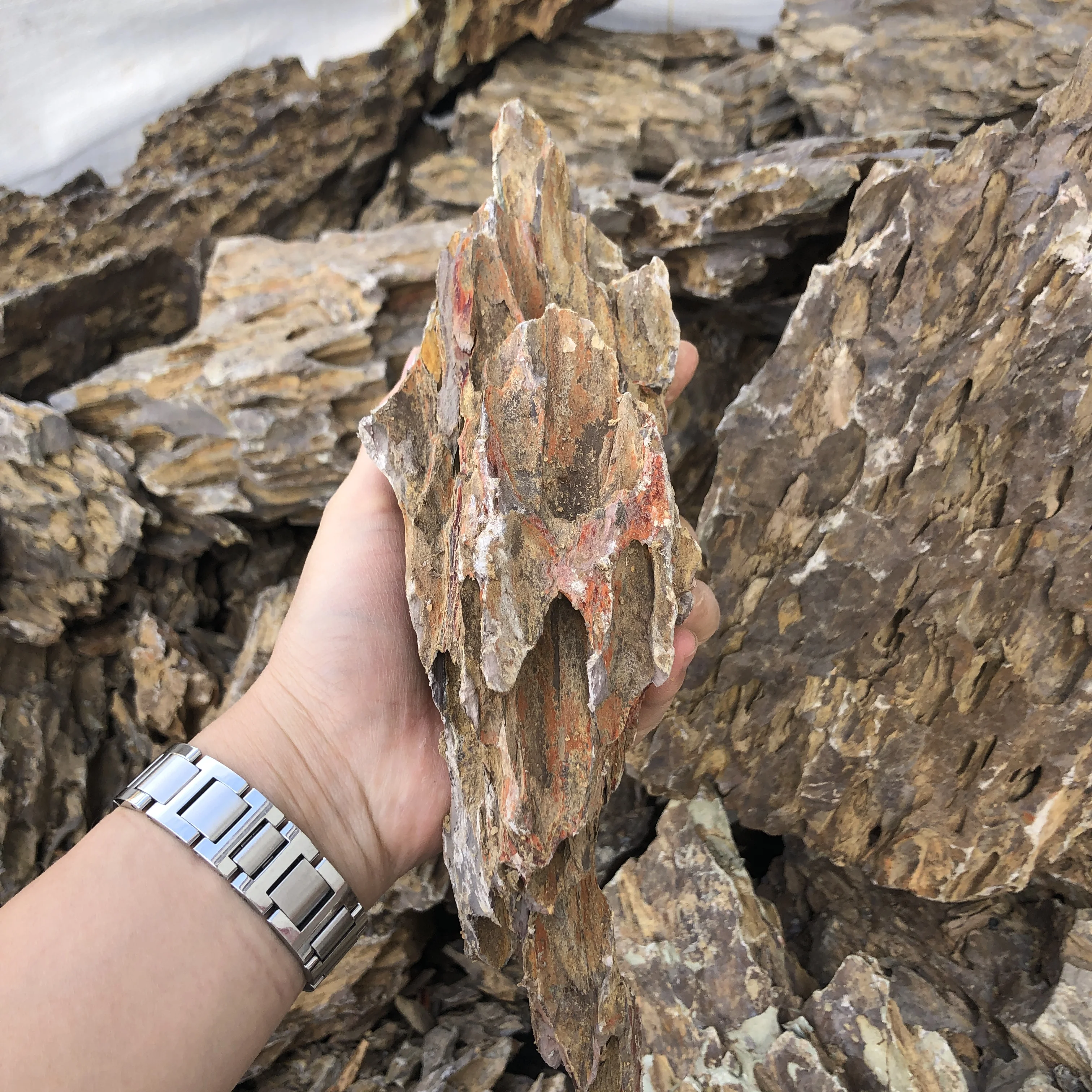 Factory direct wholesale landscape rock fish tank rock aquarium decoration dragon stone