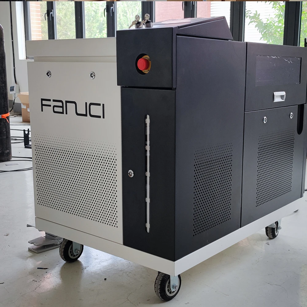 300w 200W 28 inch flight- case fiber laser cleaning machine Maquina de limpieza laser