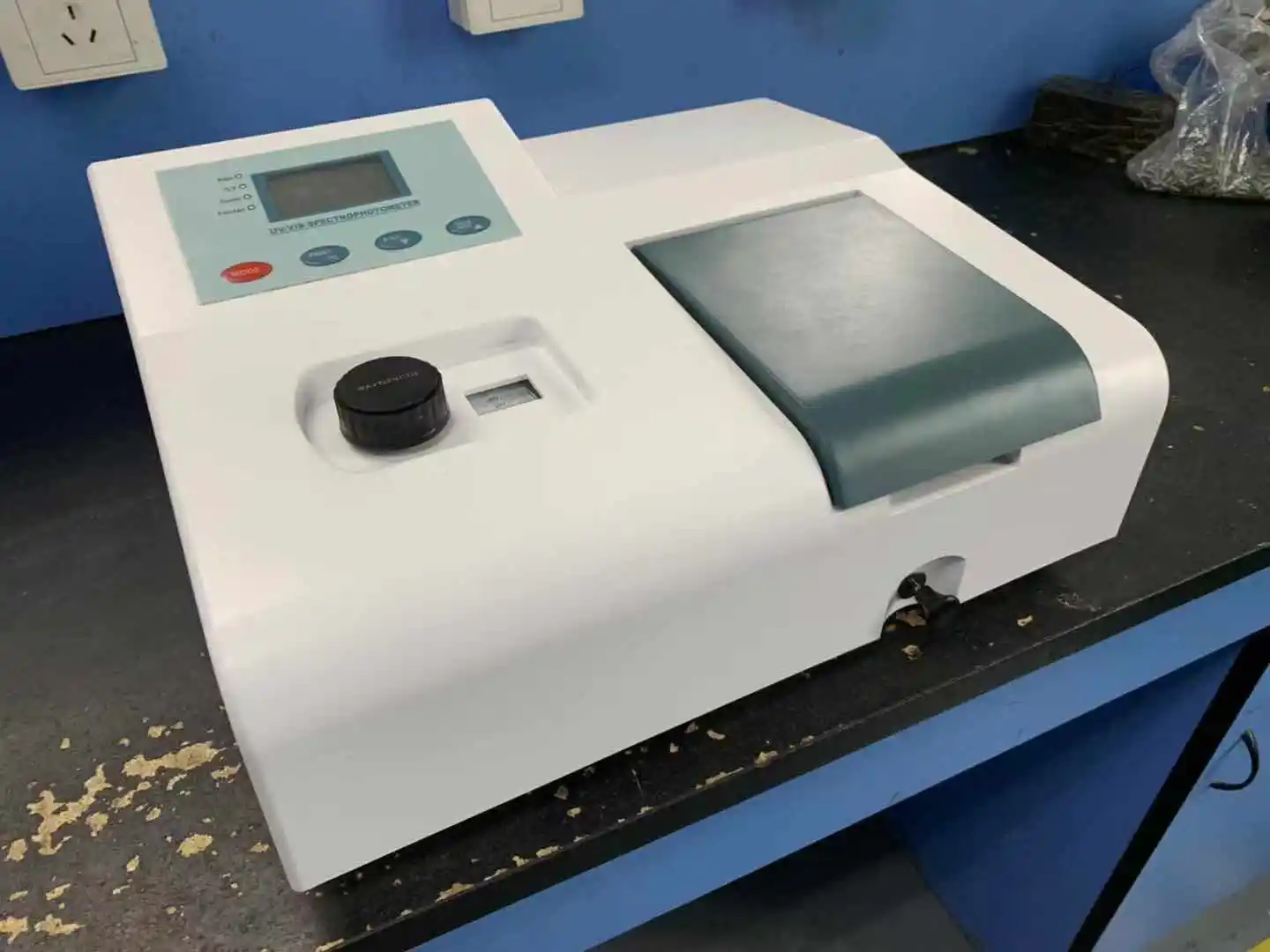 UV Visible Spectrophotometer  UV1100N/752N Laboratory Spectrometer Wavelength:195-1020mm Bandwidth:4nm