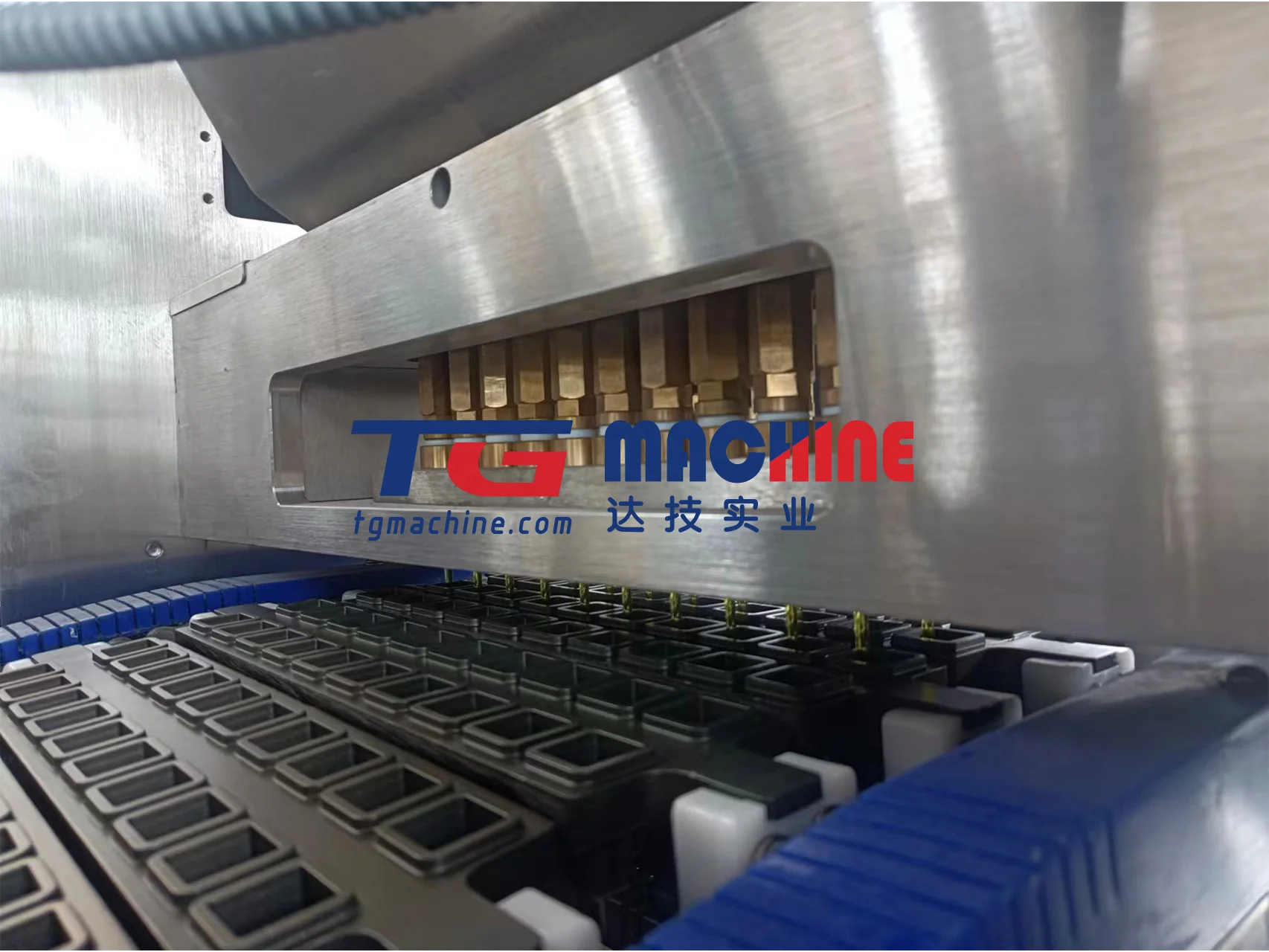 automatic pectin jelly gummy candy manufacturing machine bear candy depositor making machine