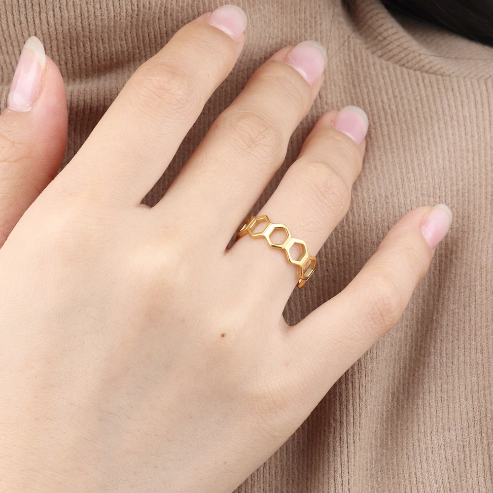 Chris April 316L stainless steel hollow-out bee hive delicate rings18k gold plated