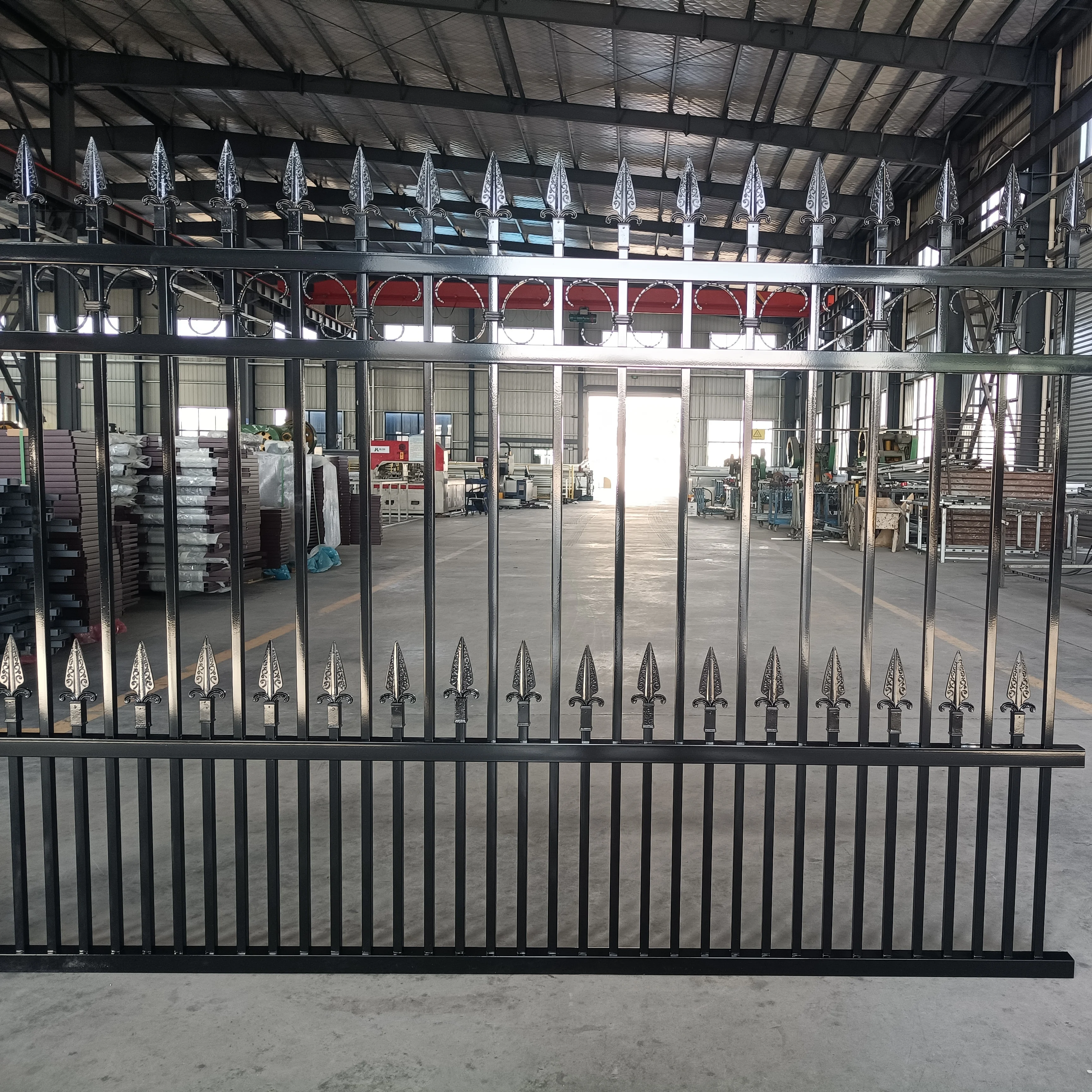 Китай 3 м панели новый дизайн на заказ копье верхний стальной гарнизон садовый забор и ворота для дома или проекта