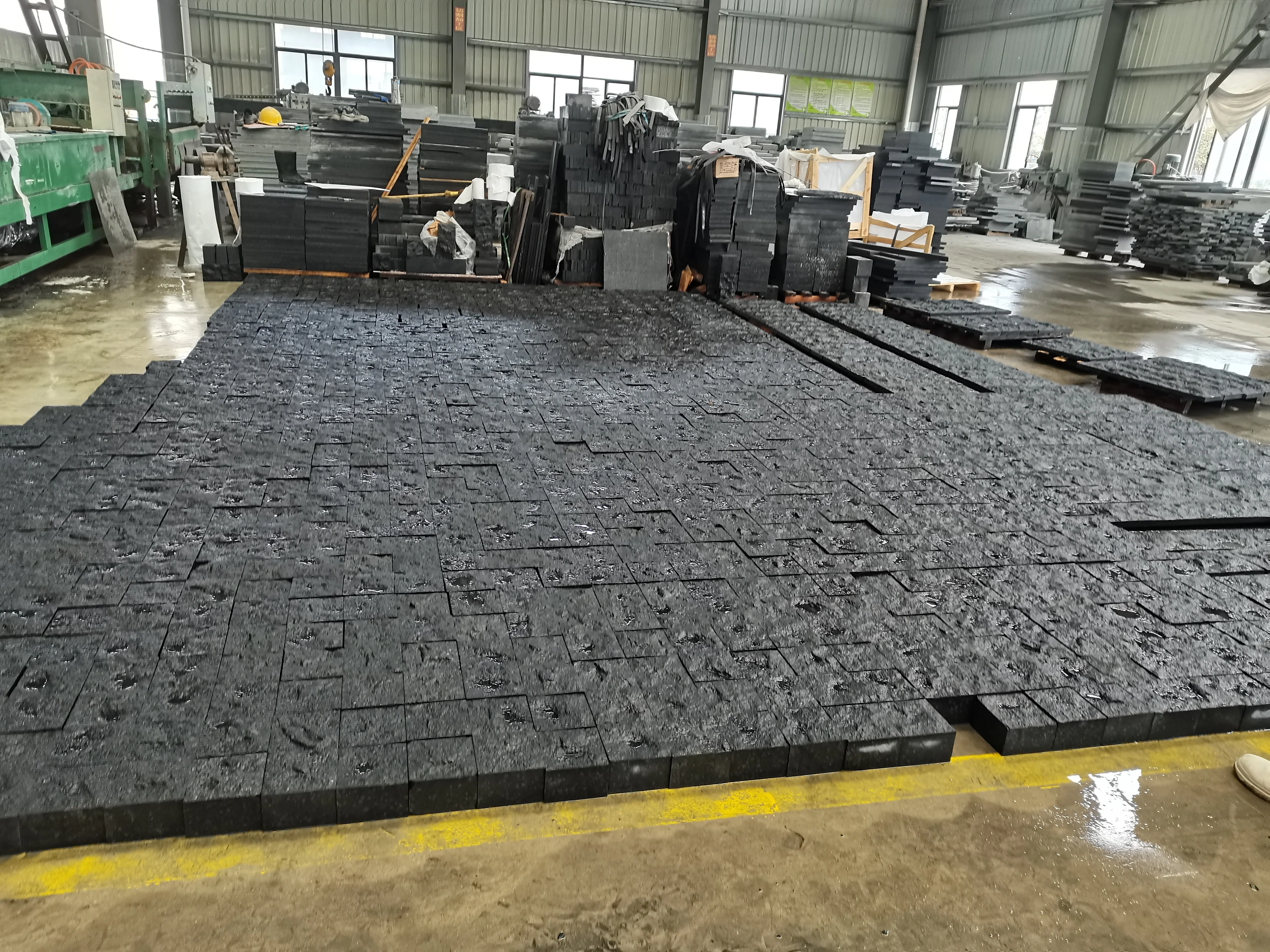 Factory Price Custom Size Outdoor Granite G684 Natural Stone Granite Stone For Interior And Exterior Wall